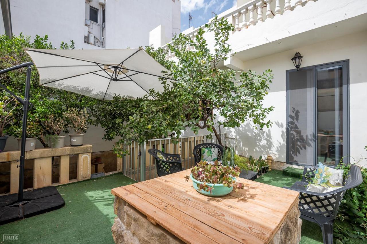 Close To Airport, Double Bedroom, Sofa-Bed, Private Bathroom For Adults And Children Aged 10 And Over Only Gudja Dış mekan fotoğraf