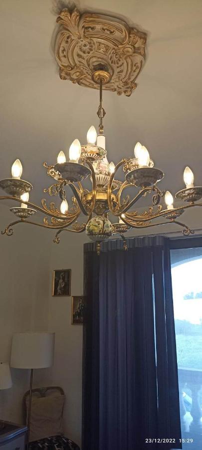 Close To Airport, Double Bedroom, Sofa-Bed, Private Bathroom For Adults And Children Aged 10 And Over Only Gudja Dış mekan fotoğraf